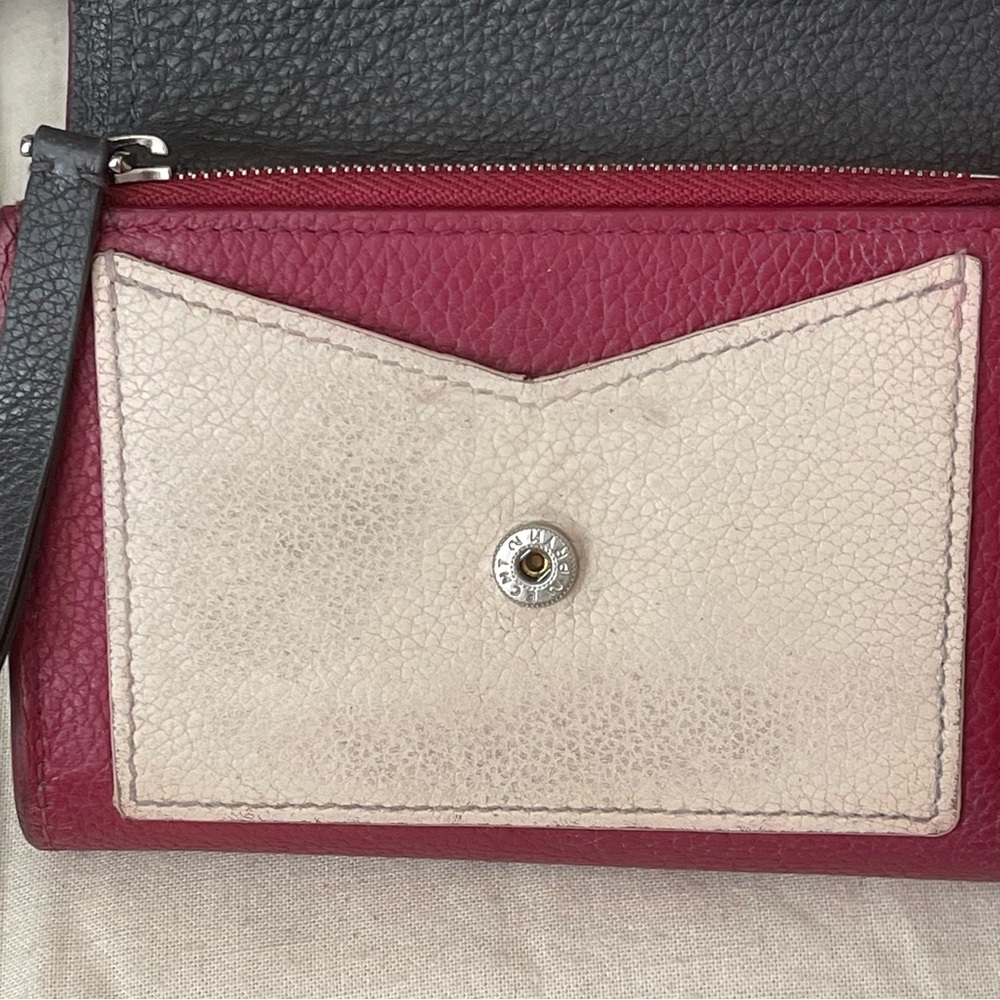 LOUIS VUITTON MyLockMe Compact Wallet in red and cream leather⭐️💯AuThEnTiC - Picture 7 of 15